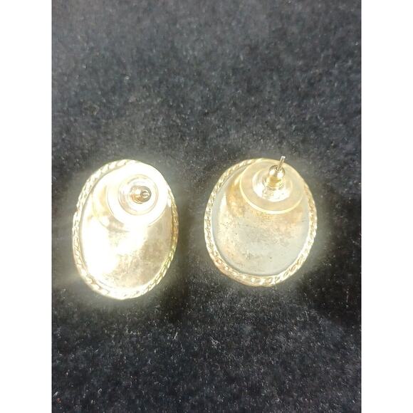 Vintage Green Enameled Faux White Pearl Pierced Round Golden Toned Earring - Picture 7 of 7